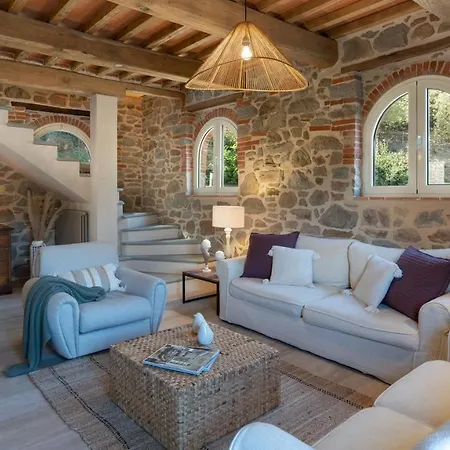 Carlotta 8, Emma Pescia