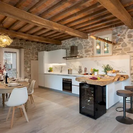 Carlotta 8, Emma Villa