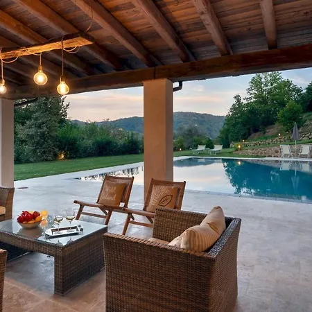 Villa Carlotta 8, Emma *