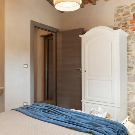 Villa Carlotta 8, Emma *