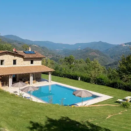 Carlotta 8, Emma Villa *