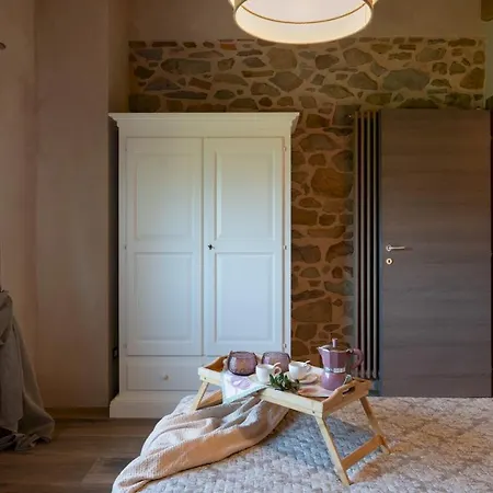 Carlotta 8, Emma Villa *