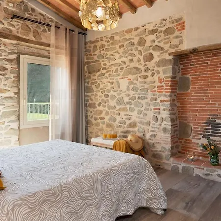 Villa Carlotta 8, Emma Pescia
